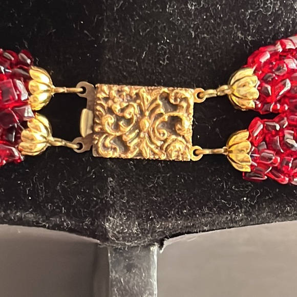 Vintage 16” multi strand red seed bead necklace - Picture 3 of 4